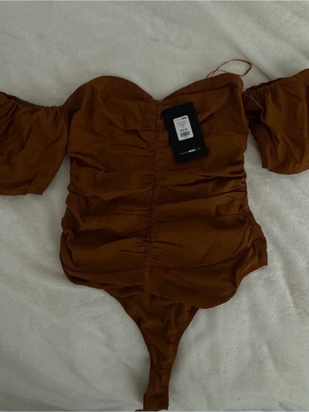 Fashion Nova Off-Shoulder Ruched Bodysuit in Rust Brown